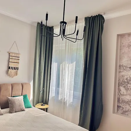 Apartment Luxury Center By Kvartiri Ltd