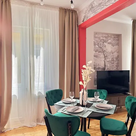 Apartment Luxury Center By Kvartiri Ltd *