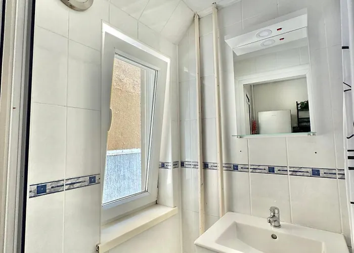 Luxury Center By Kvartiri Ltd * ソフィア